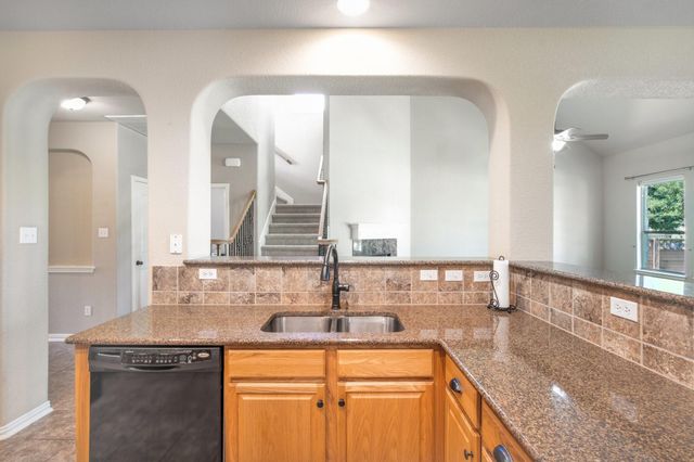 1726 Westmeadow TRL, Round Rock, TX 78665