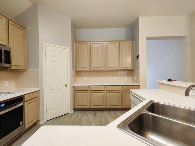 7127 Bristol Ridge Drive, Houston, TX 77095