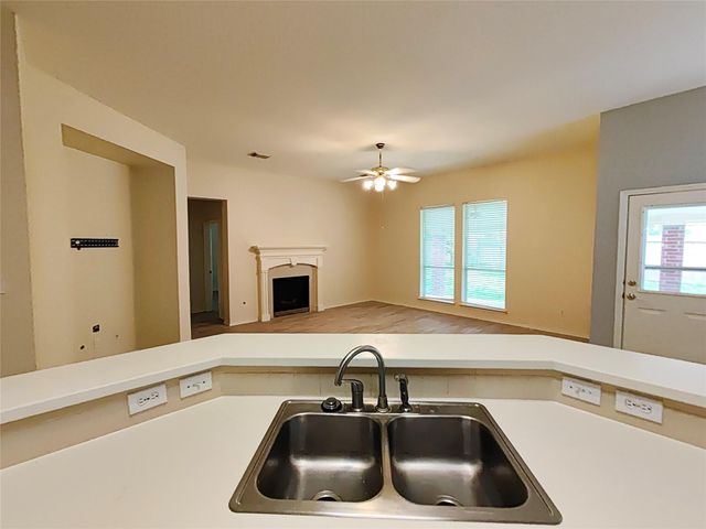 7127 Bristol Ridge Drive, Houston, TX 77095