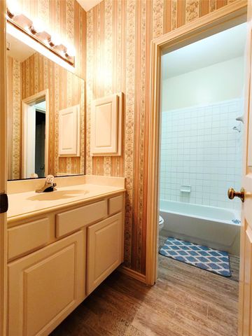 7127 Bristol Ridge Drive, Houston, TX 77095