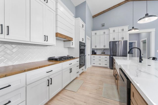 1029 E 120th Ave N, Belle Plaine, KS 67013