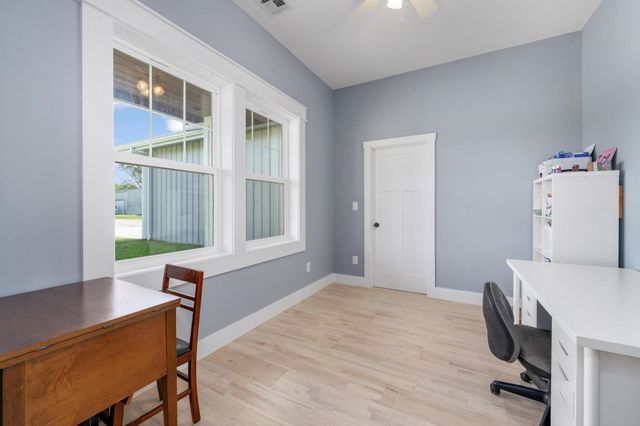 1029 E 120th Ave N, Belle Plaine, KS 67013