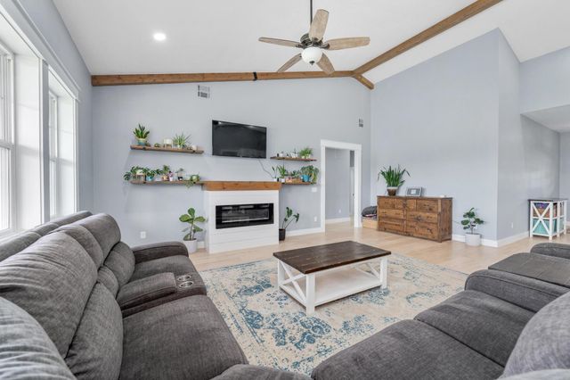 1029 E 120th Ave N, Belle Plaine, KS 67013