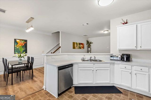 561 Oakside Place, Acworth, GA 30102