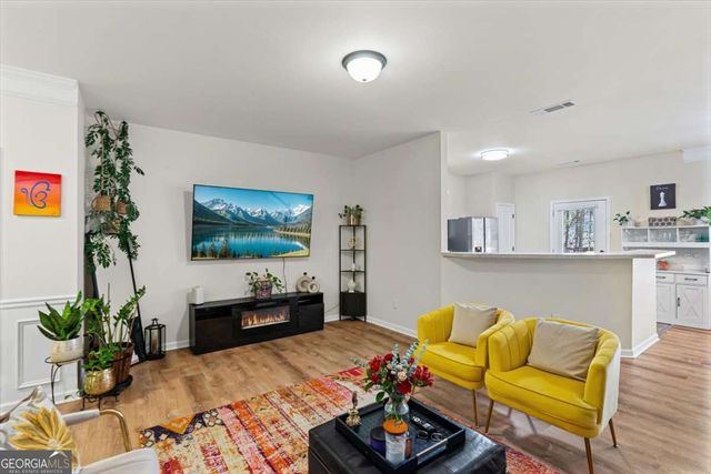 561 Oakside Place, Acworth, GA 30102