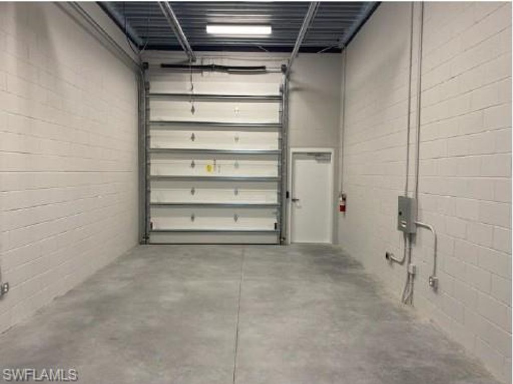 185 Basik DR 8, NAPLES, FL 34114 — photo 4