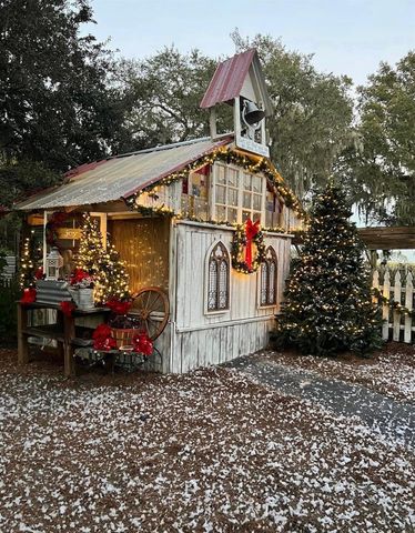 15300 LAKE IOLA ROAD, Dade City, FL 33523