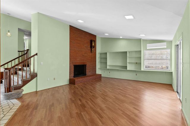 15300 LAKE IOLA ROAD, Dade City, FL 33523