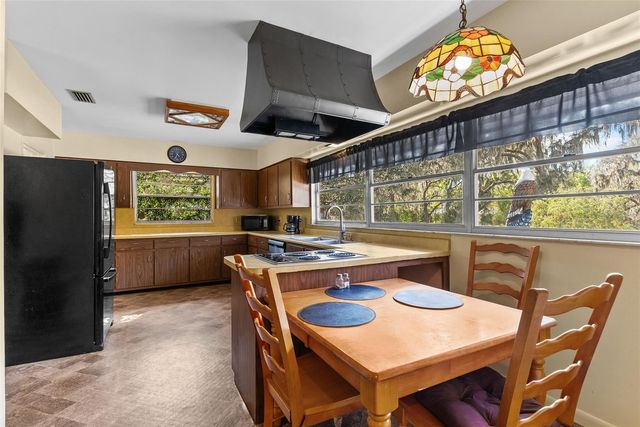 15300 LAKE IOLA ROAD, Dade City, FL 33523