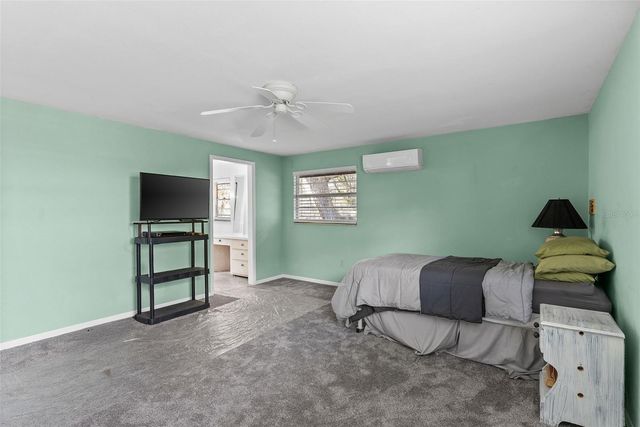 15300 LAKE IOLA ROAD, Dade City, FL 33523