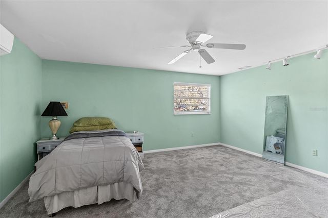 15300 LAKE IOLA ROAD, Dade City, FL 33523