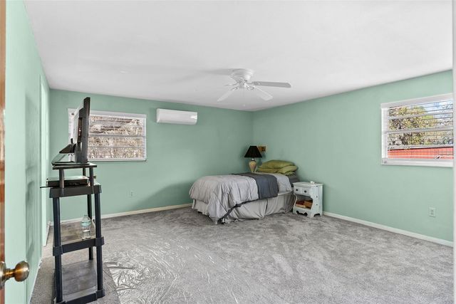 15300 LAKE IOLA ROAD, Dade City, FL 33523