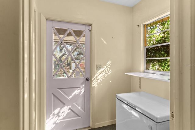 15300 LAKE IOLA ROAD, Dade City, FL 33523