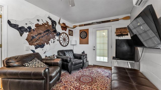 15300 LAKE IOLA ROAD, Dade City, FL 33523