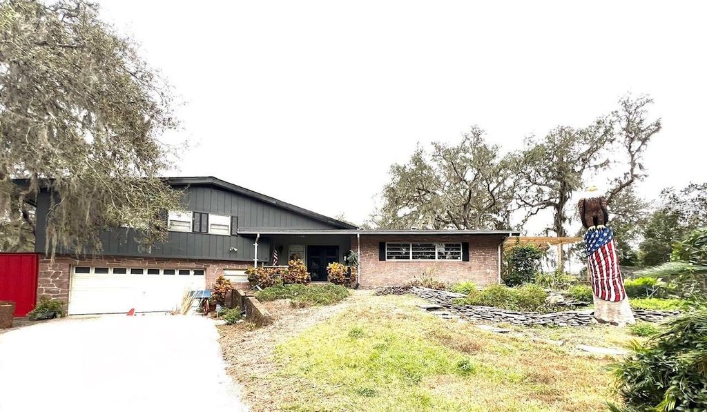 15300 LAKE IOLA ROAD, Dade City, FL 33523