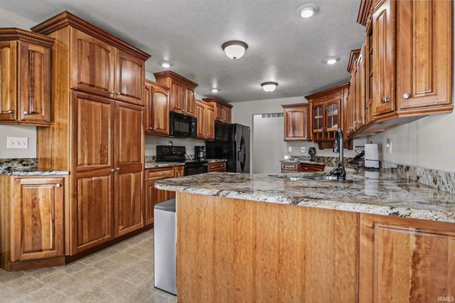 29455 County Road 2, Elkhart, IN 46514