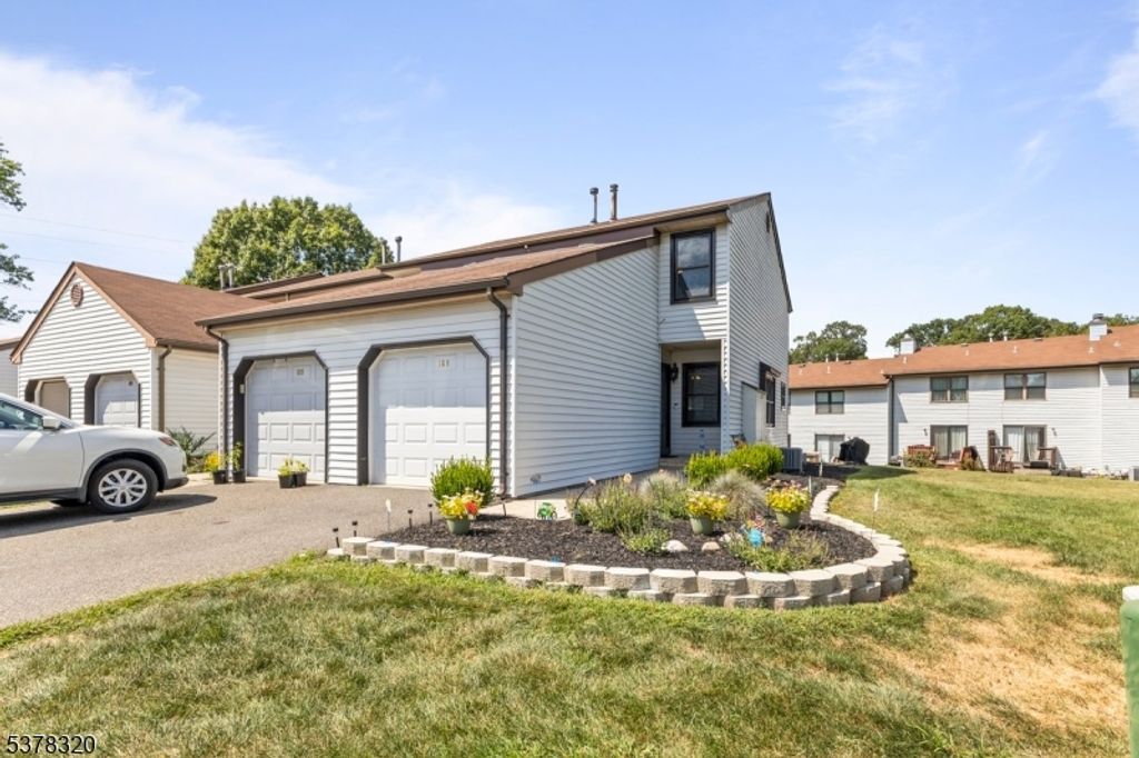 160 Locust Ct, Raritan Twp., NJ 08822