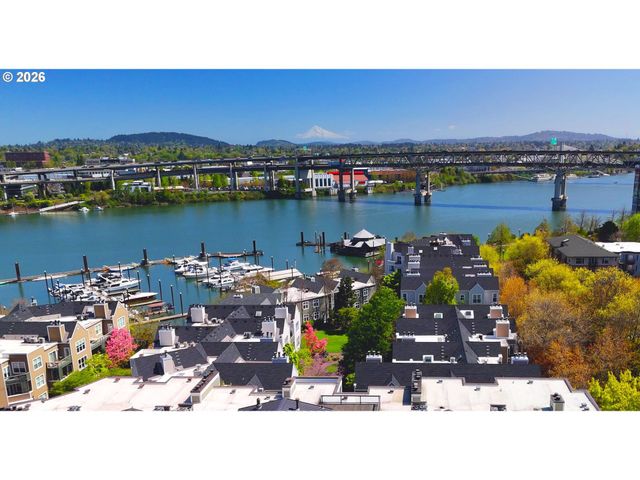 305 S MONTGOMERY St 409, Portland, OR 97201
