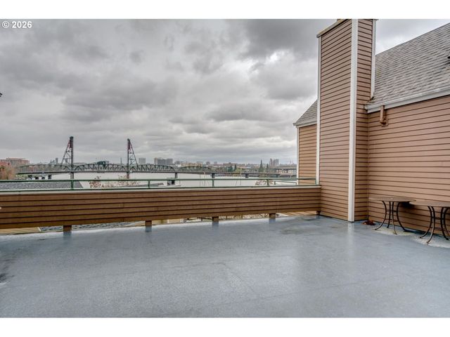 305 S MONTGOMERY St 409, Portland, OR 97201