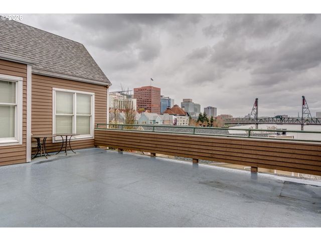 305 S MONTGOMERY St 409, Portland, OR 97201