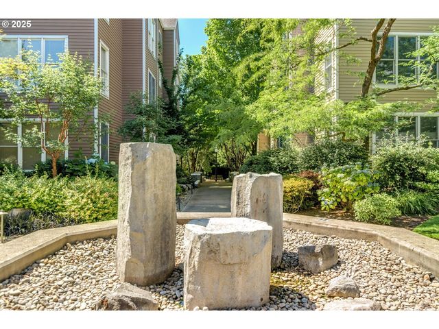 305 S MONTGOMERY St 409, Portland, OR 97201