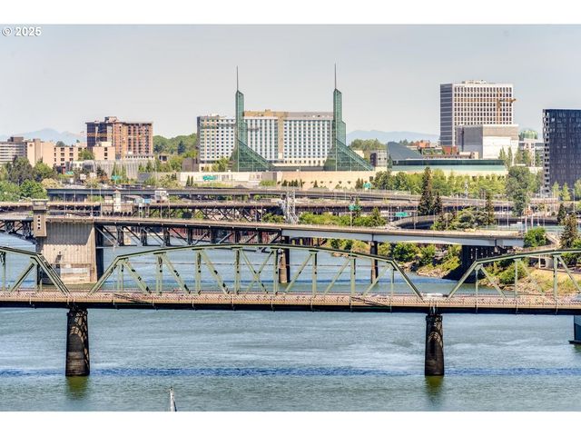 305 S MONTGOMERY St 409, Portland, OR 97201