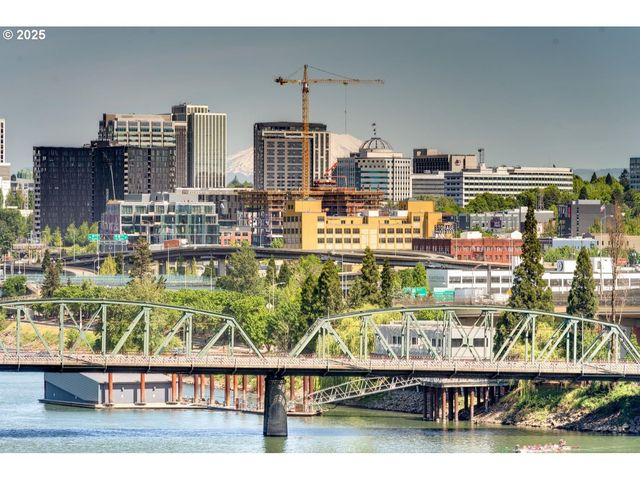 305 S MONTGOMERY St 409, Portland, OR 97201