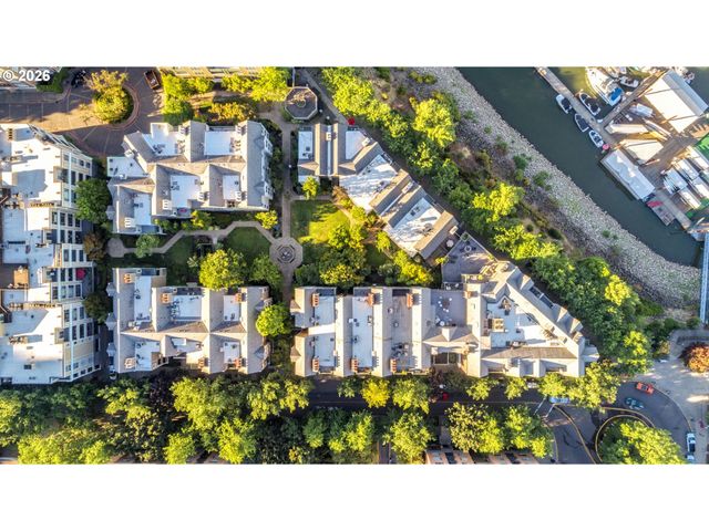 305 S MONTGOMERY St 409, Portland, OR 97201