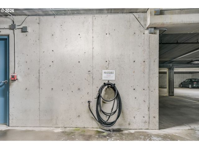 305 S MONTGOMERY St 409, Portland, OR 97201