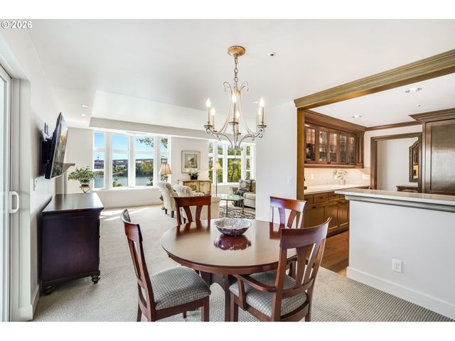 305 S MONTGOMERY St 409, Portland, OR 97201