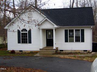 2864 Maple Avenue, Burlington, NC 27215