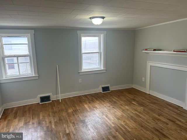 310 W LIBERTY ST, Charles Town, WV 25414