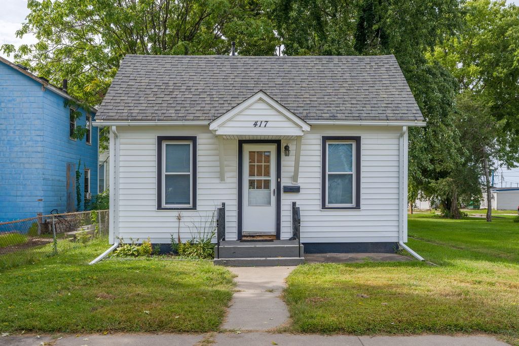 417 37th Street, Moline, IL 61265