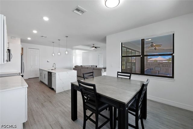 1613 NW 42nd PL, Cape Coral, FL 33993