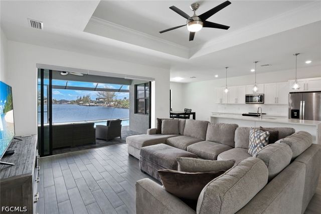 1613 NW 42nd PL, Cape Coral, FL 33993