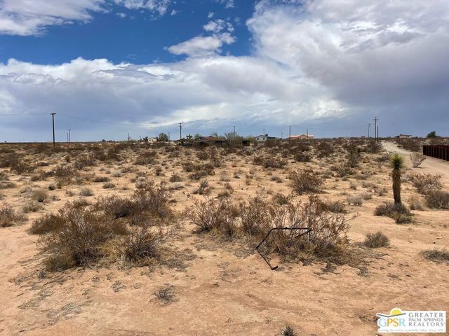 32 Border Ave, Joshua Tree, CA 92252