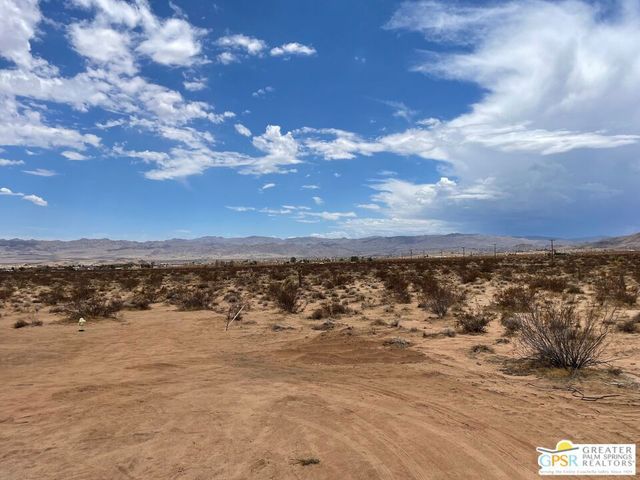 32 Border Ave, Joshua Tree, CA 92252