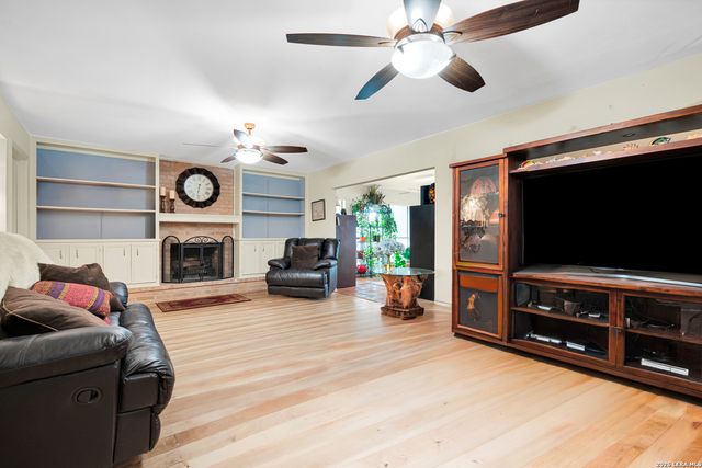 3511 HUNTERS CIR, San Antonio, TX 78230