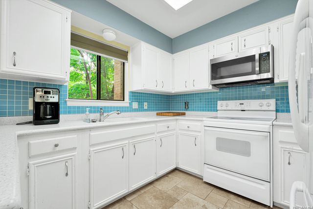 3511 HUNTERS CIR, San Antonio, TX 78230