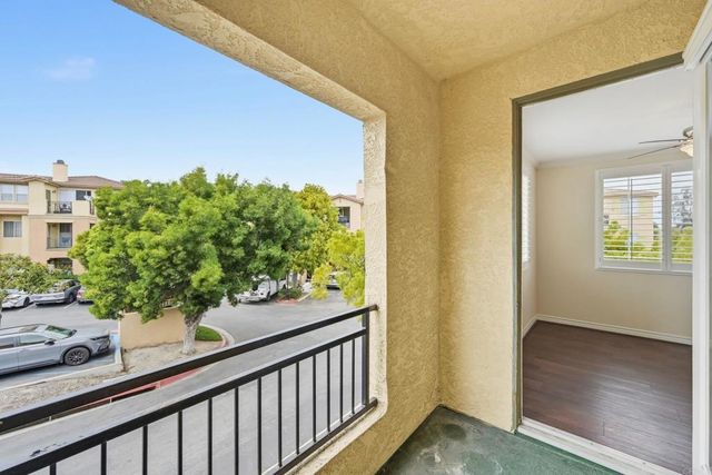3855 Elijah Ct 721, San Diego, CA 92130