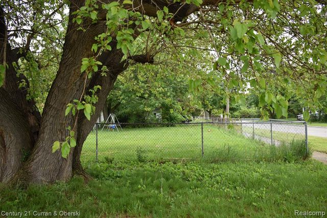 5910 N Waverly Street, Dearborn Heights, MI 48127