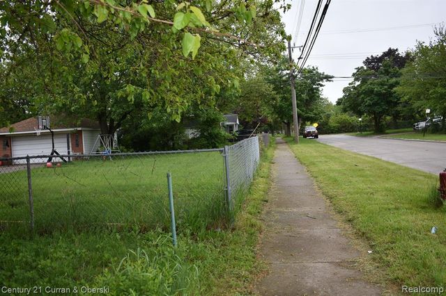 5910 N Waverly Street, Dearborn Heights, MI 48127