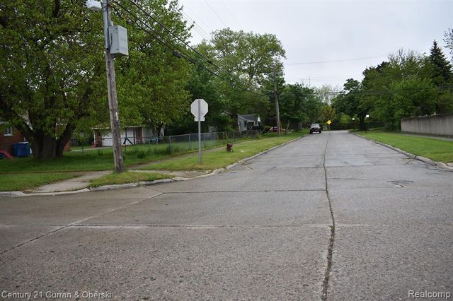5910 N Waverly Street, Dearborn Heights, MI 48127