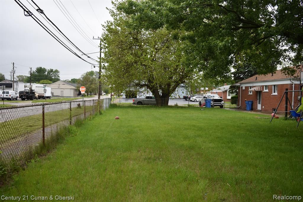 5910 N Waverly Street, Dearborn Heights, MI 48127