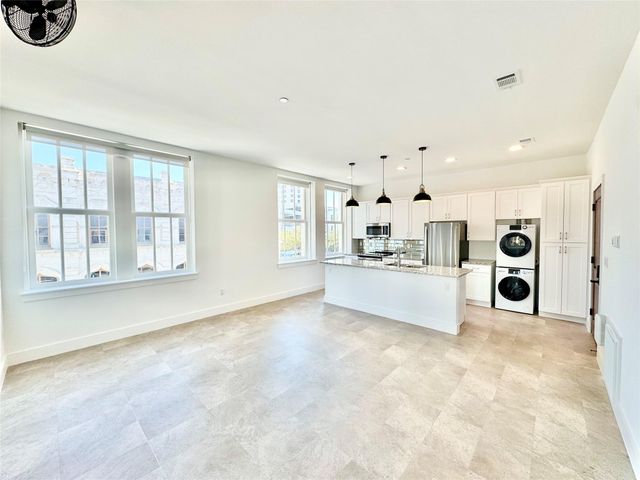 2102 Mechanic Street 202, Galveston, TX 77550