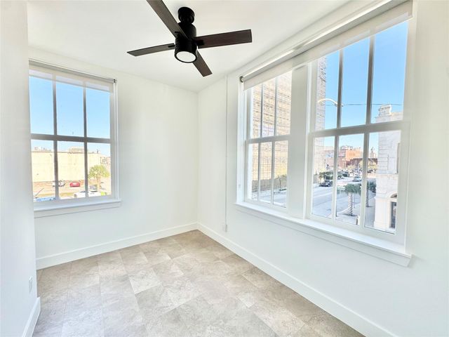 2102 Mechanic Street 202, Galveston, TX 77550