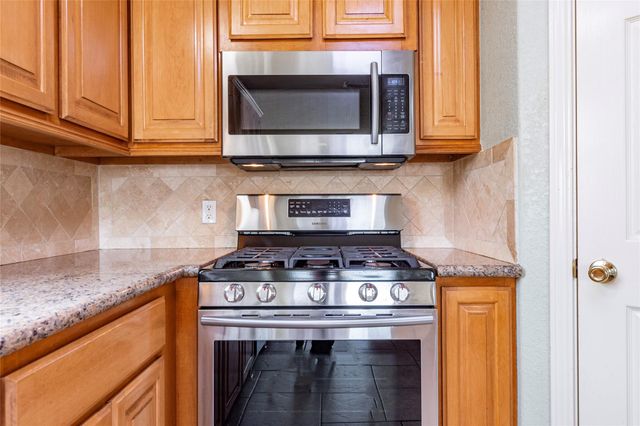 70 Tarpon Street, Bayou Vista, TX 77563