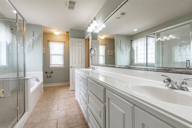 70 Tarpon Street, Bayou Vista, TX 77563