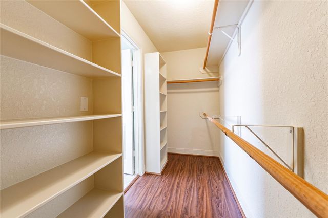 70 Tarpon Street, Bayou Vista, TX 77563