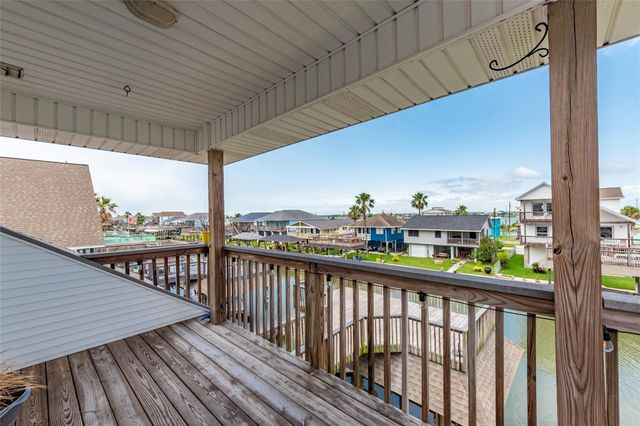 70 Tarpon Street, Bayou Vista, TX 77563